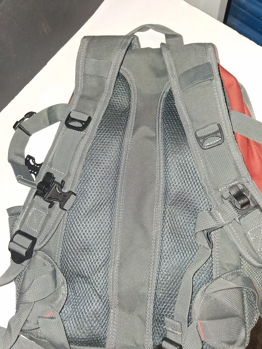 AMERICAN OUTBACK ACTION 12 HIKING/BIKING Outdoor BACKPACK GREY & ORANGE